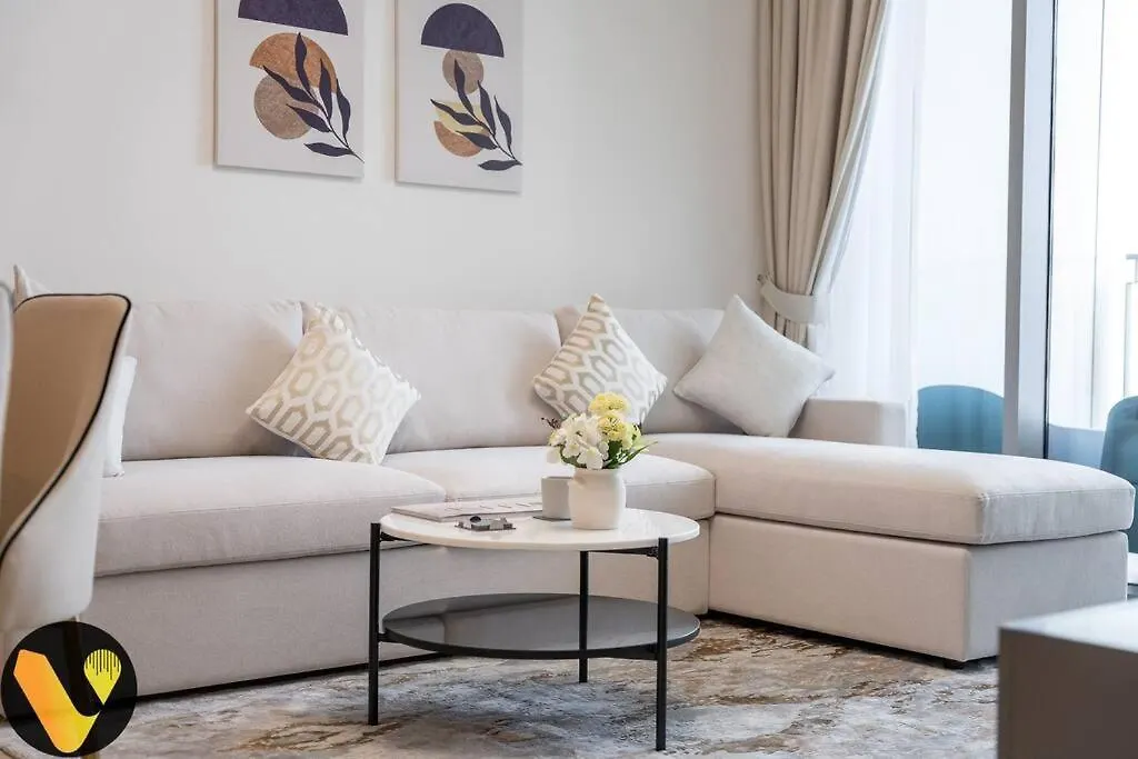 Downtown Views II - Vogue One Bedroom Apartment With Balcony, Opposite Dubai Mall Skybridge