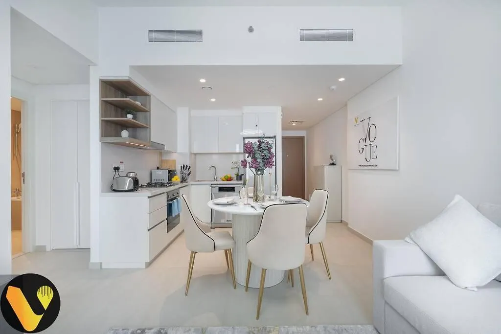 Downtown Views II - Vogue One Bedroom Apartment With Balcony, Opposite Dubai Mall Skybridge