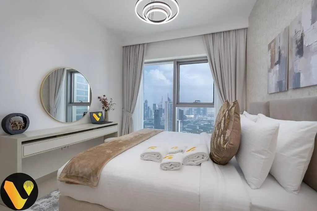 Downtown Views II - Vogue One Bedroom Apartment With Balcony, Opposite Dubai Mall Skybridge