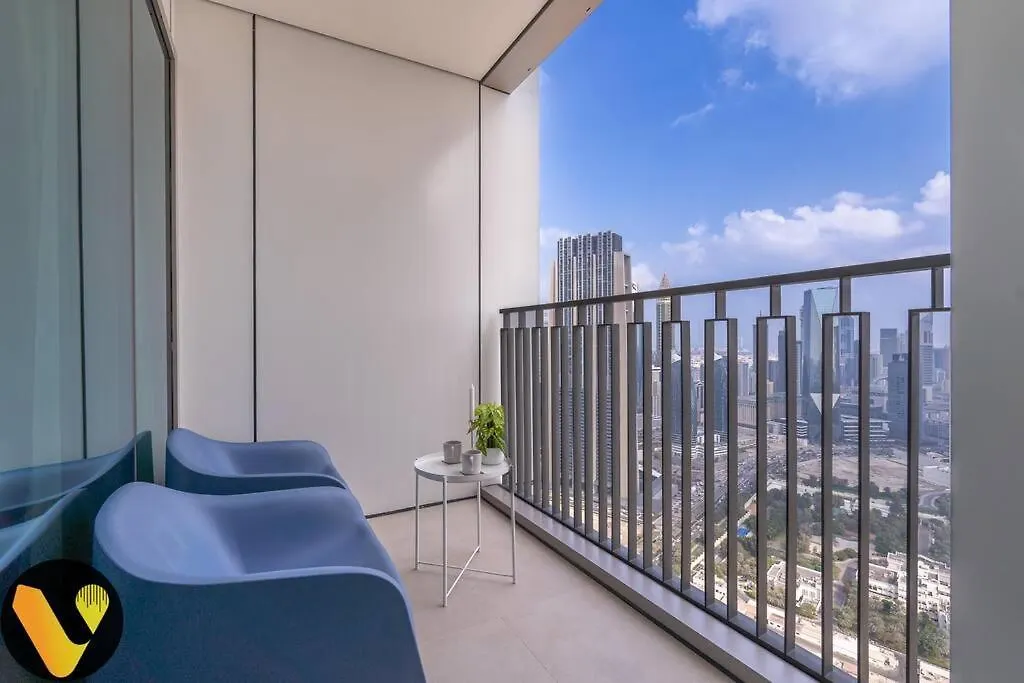 Downtown Views II - Vogue One Bedroom Apartment With Balcony, Opposite Dubai Mall Skybridge